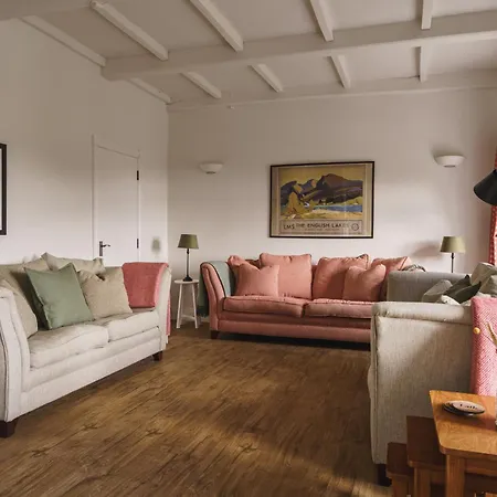 2 Hart Head Barn, Renovated Barn, Ambleside * Rydal