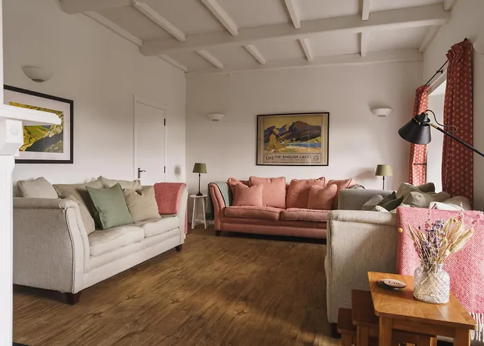 2 Hart Head Barn, Renovated Barn, Ambleside * Rydal